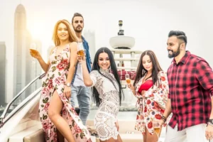 لماذا يجب أن تفكر في استخدام اليخت للاحتفال بعيد ميلادك؟