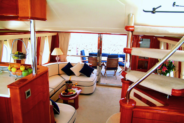 Yacht cruise
