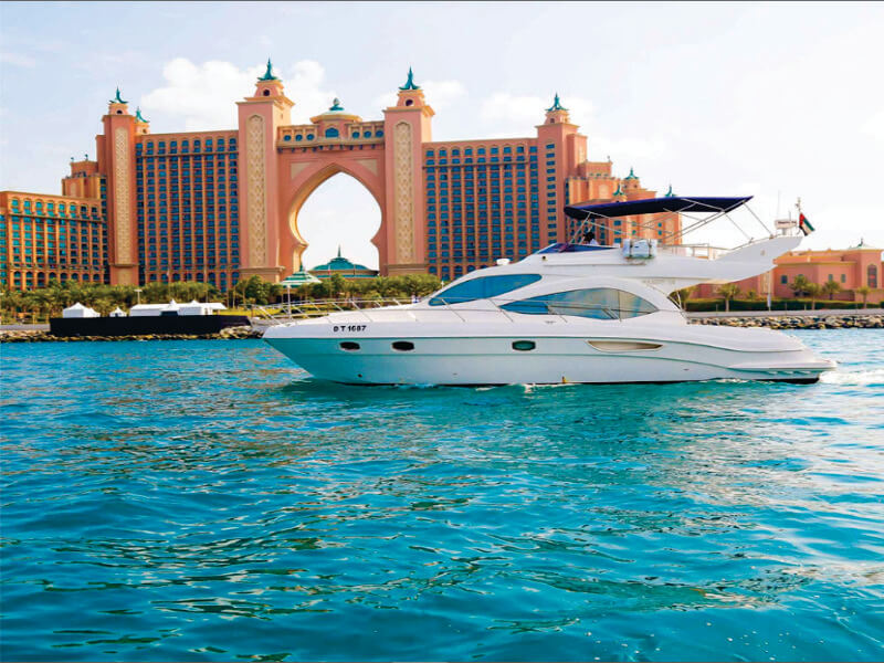 canal yacht