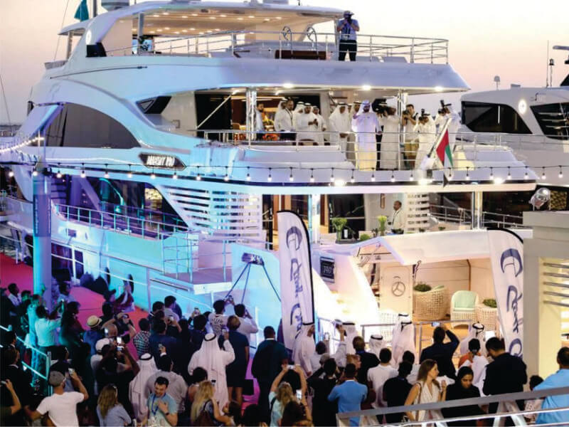 canal yacht