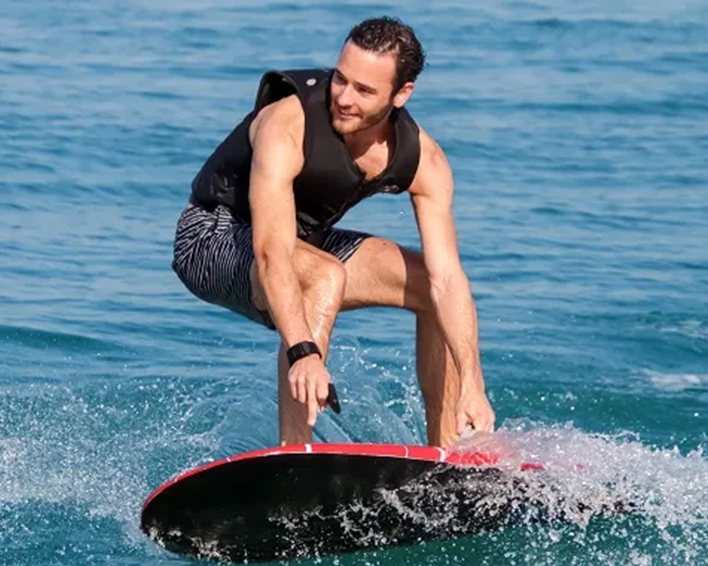 E-Foil-Surfboard-Dubai-03