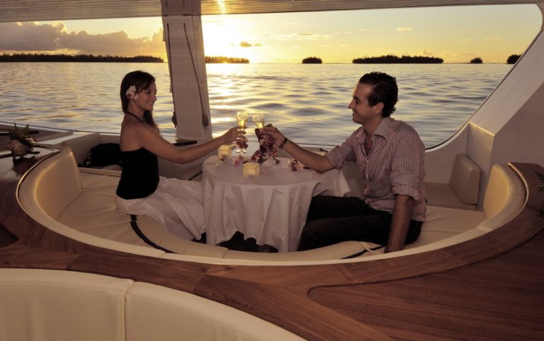 Romantic Valentine’s Day on Yacht 2022 - MalaYacht Dubai