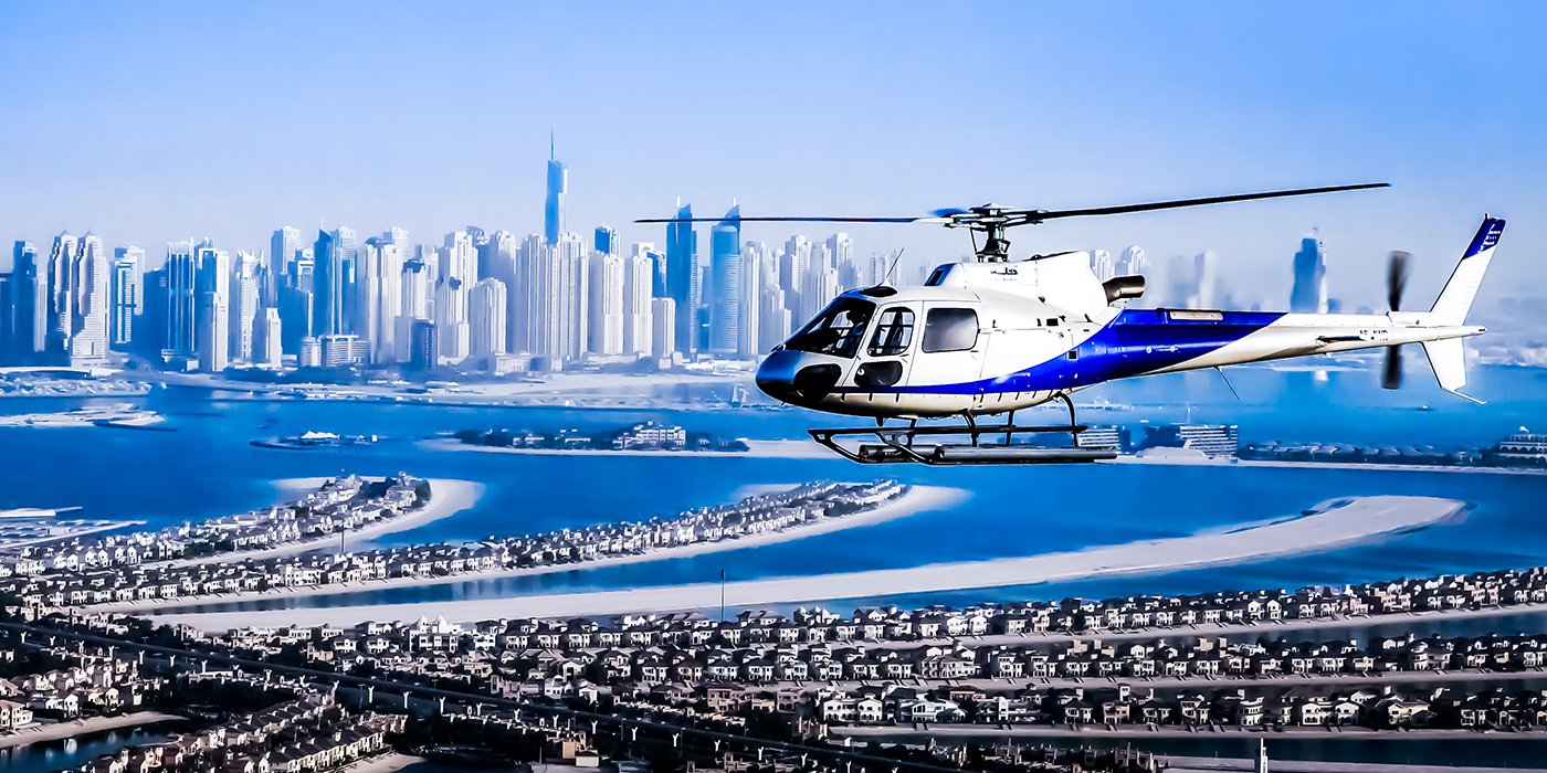قم بجولة بالطائرة المروحية لمشاهدة منظر عين الطائر في دبي