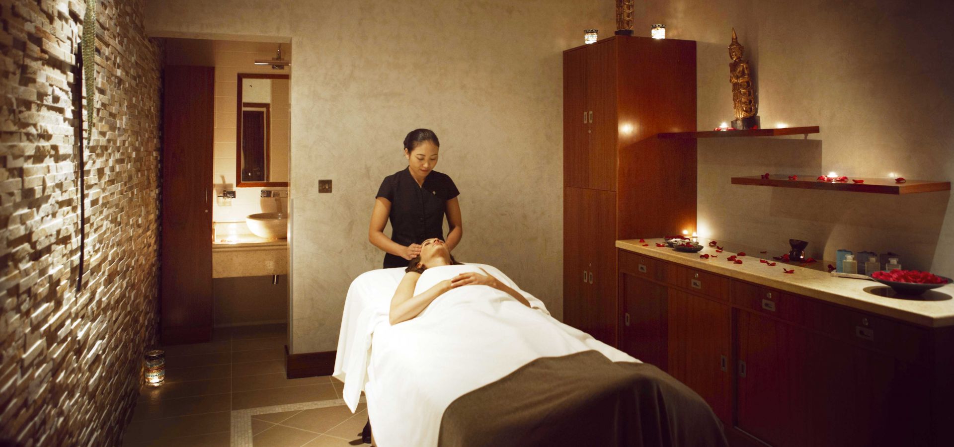 Indulge Yourself with a Relaxing Spa Treatment Luxury things to do in dubai 