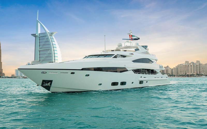Dubai yacht charter